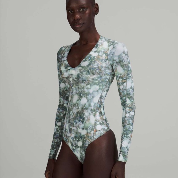 Lululemon Lab v-neck long sleeve bodysuit Morpheus Multi size: 4 - Picture 1 of 13